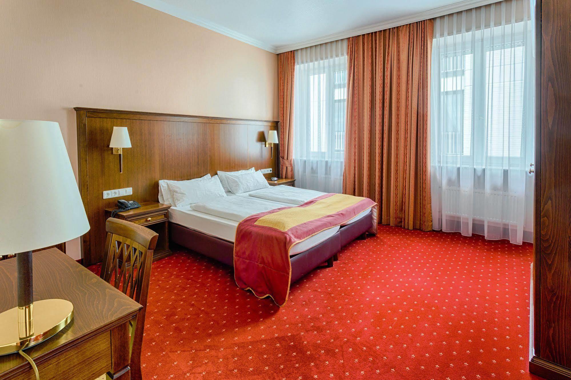 Hotel Römerhof Baden-Baden Buitenkant foto